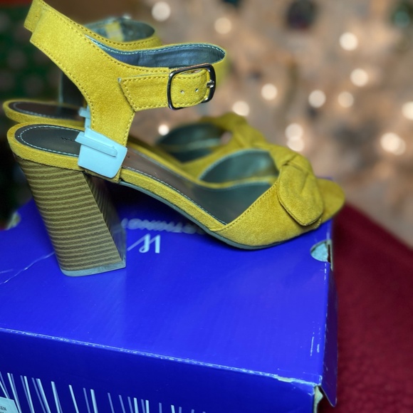 Womens Worthington Spicy Mustard Heel - Picture 9 of 10